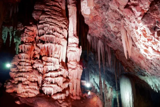 Сталактитовая пещера Сорек